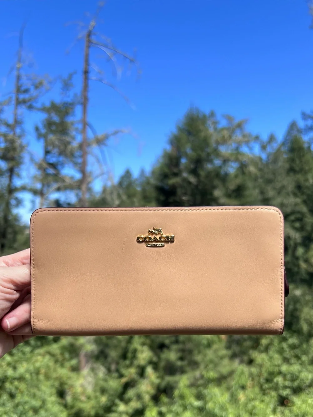 COACH Beige Brown Smooth Leather Bifold Wallet with Gold Hardware AUTHENTIC